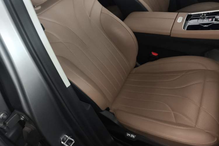 Used Chery Tiggo 8 L 2024 2.0T Two-Wheel Drive Prestige Version 5 Seats