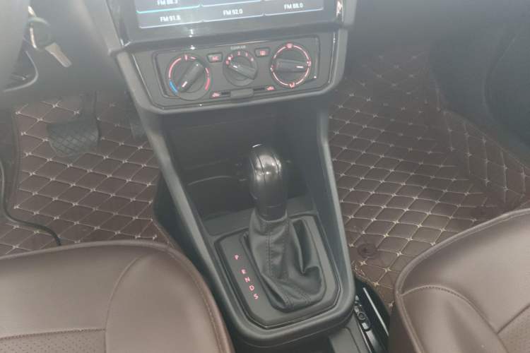 Used Volkswagen Santana 2016 1.6L Automatic Fashion Edition
