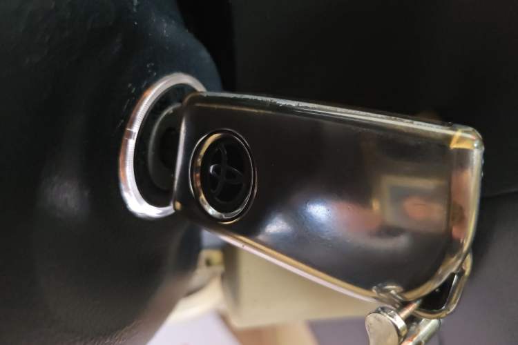 Used Toyota Camry 2015 2.0G Premier Edition
