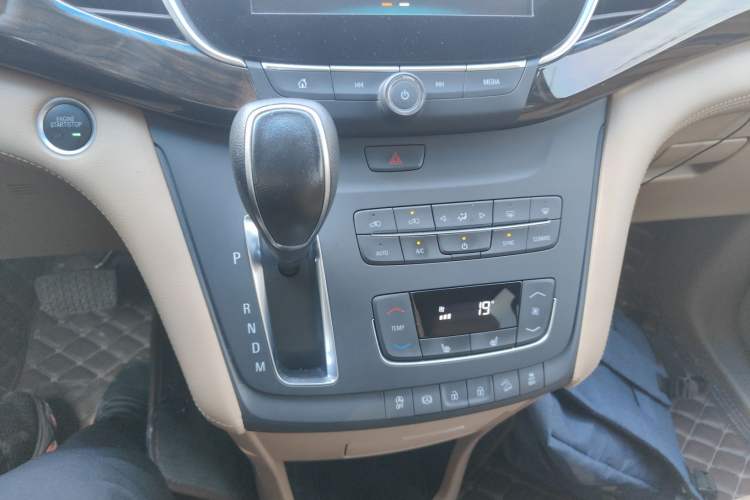 Used Buick GL8 2018 ES 28T Premium Model China VI Standard
