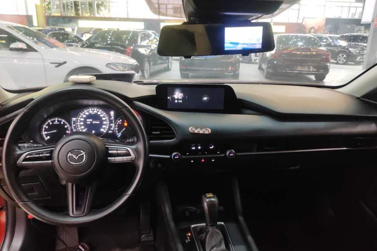 Used Mazda Mazda 3 Axela 2020 1.5L Automatic Luxury Version
