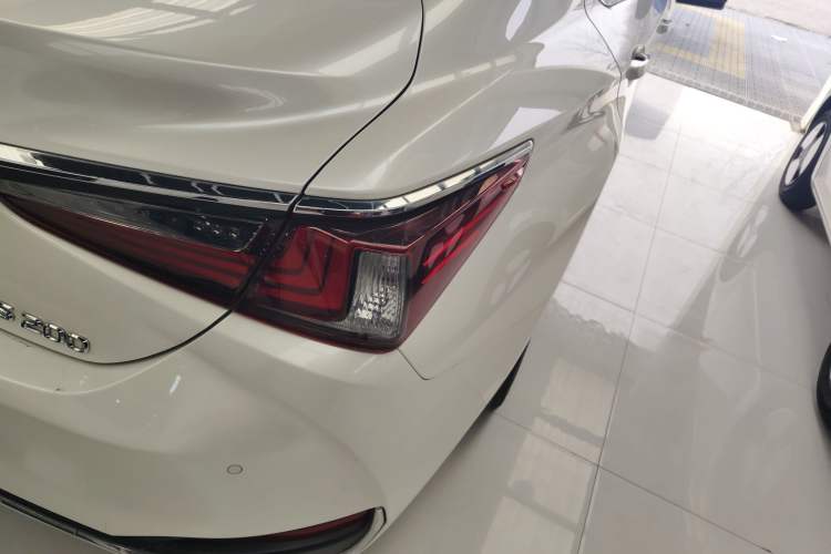 Used Lexus ES 2022 200 Excellence Edition
