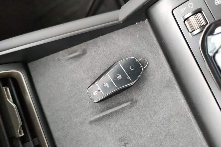 Used BYD Qin L 2025 DM-i Smart Drive 120KM Superior Model
