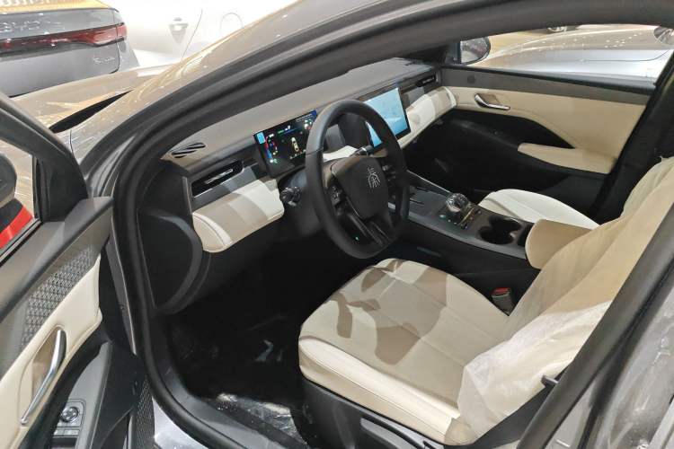 Used BYD Qin PLUS 2025 DM-i Smart Drive 55KM Leading Model
