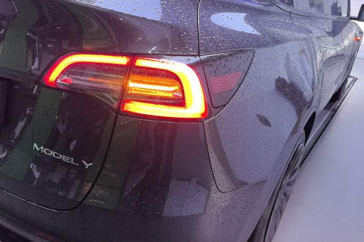 Used Tesla Model Y 2024 Rear-Wheel-Drive Version