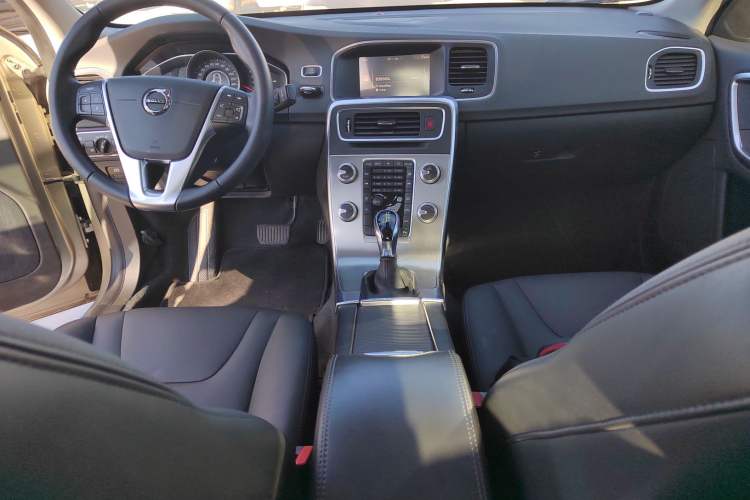 Used Volvo S60 2018 S60L T3 Smart Progress Edition
