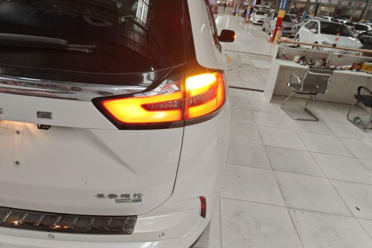 Used Ford Edge 2021 PLUS EcoBoost 245 Two-Wheel-Drive Titanium 7-Seater
