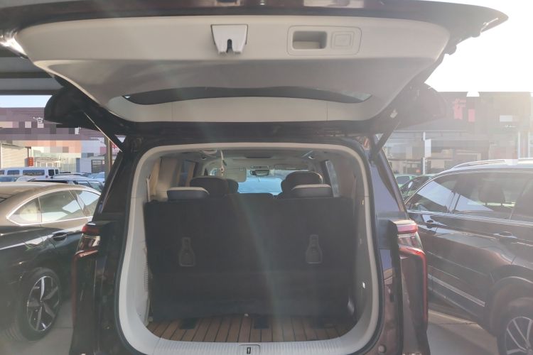 Used SAIC MAXUS G90 2023 2.0T Xingyun 7-Seater Version
