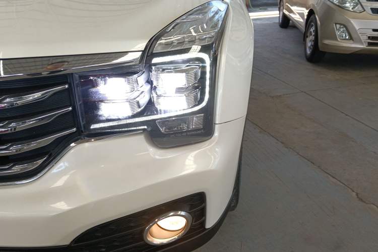 Used GAC Trumpchi GS7 2017 320T Two-Wheel-Drive Luxury Smart Connectivity Model