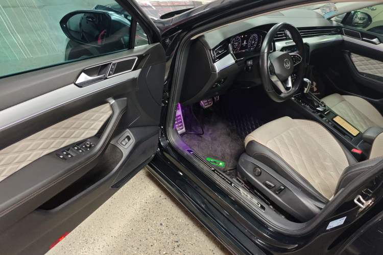 Used Volkswagen Magotan 2023 2 Million Units Commemorative Edition 330TSI DSG Luxury Version
