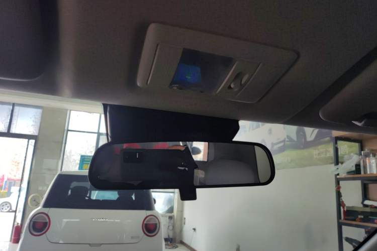 Used  Lumin 2023 301km Honey Dew Edition