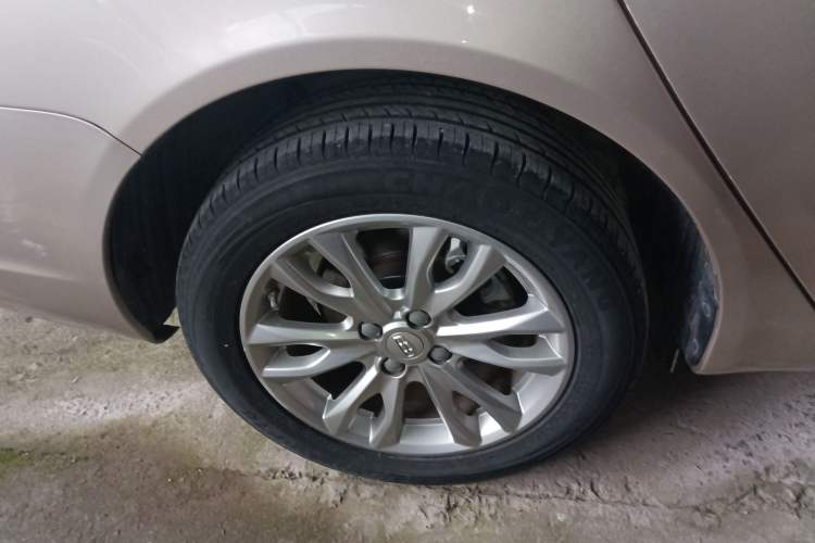 Used Geely Auto Vision 2019 Upgraded Model 1.5L CVT Luxury Version China VI Standard
