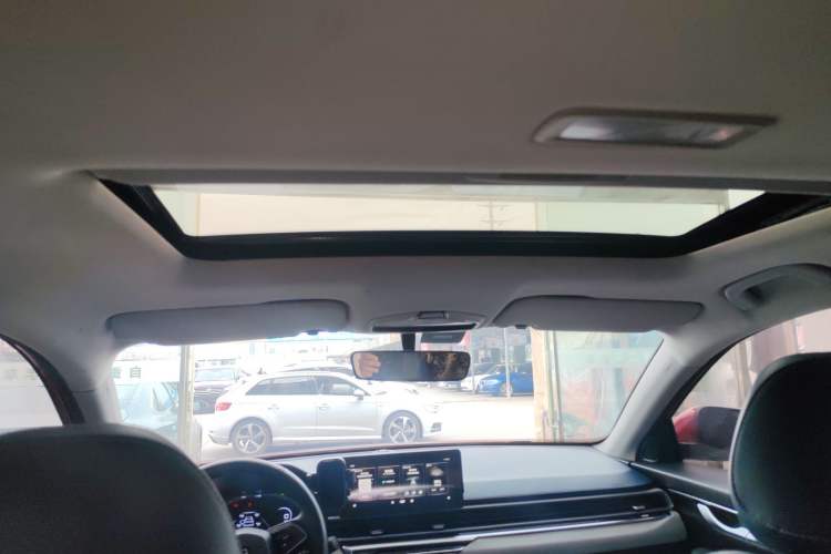 Used Geely Auto Emgrand 2022 4th Generation 1.5L CVT Flagship Model
