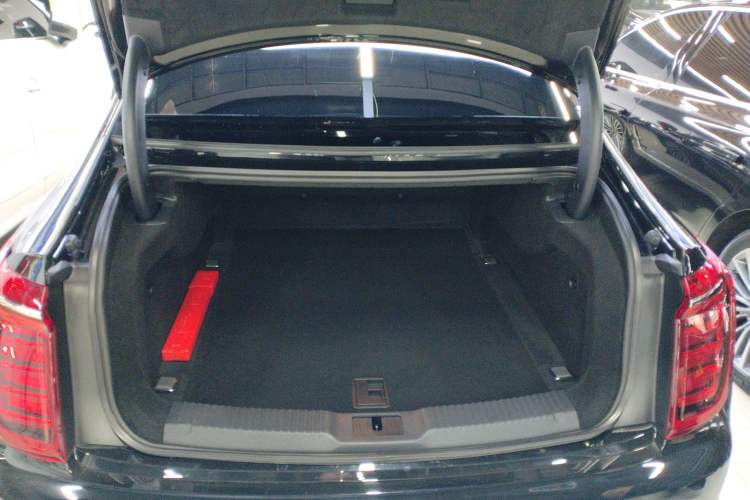 Used Hongqi H9 2022 2.0T Smart Connect Flagship Edition
