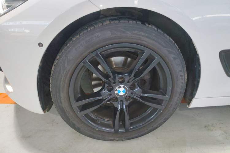 Used BMW 3 Series GT 2018 320i Sport Edition
