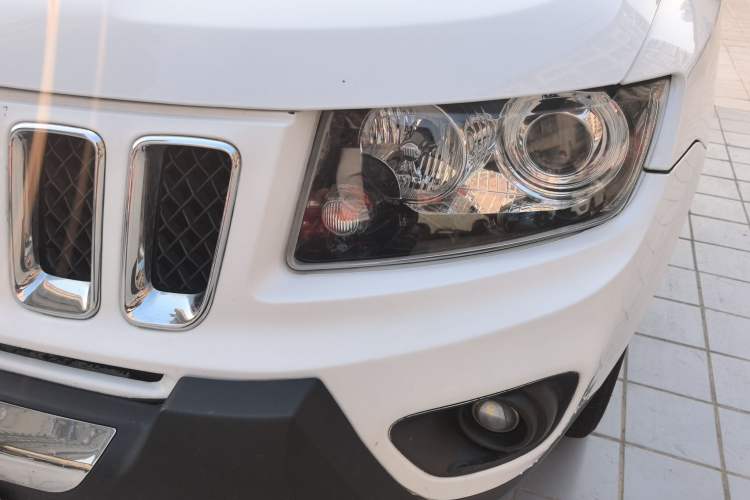 Used  Compass 2014 Revised Version 2.0L Two-Wheel Drive Entry-Level Edition
