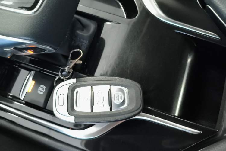 Used Hongqi E-QM5 2024 610 km PLUS
