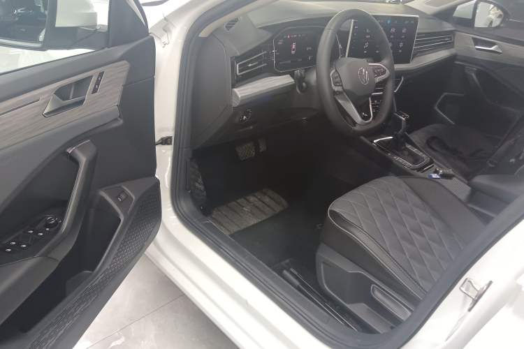 Used Volkswagen Sagitar 2023 280TSI DSG Excellence Edition