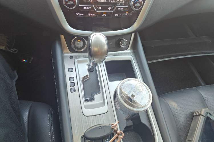 Used Nissan Murano 2019 2.5L XL Two-Wheel Drive Smart Connect Luxury Edition China VI Standard