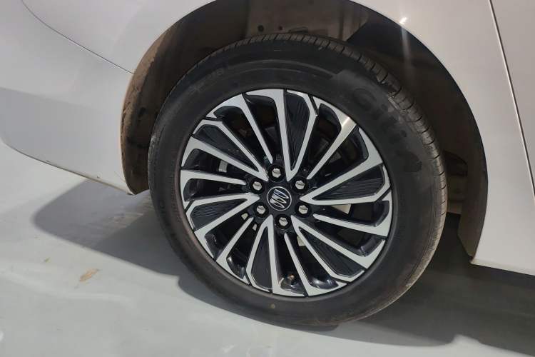 Used Buick GL8 New Energy 2025 Lu Shang Luxury Edition 7-Seater
