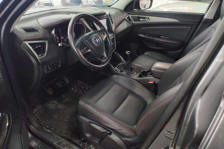 Used Changan CS75 2017 Shangkui Edition 1.5T Manual Fengxiang Model
