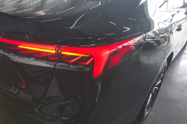 Used Buick LaCrosse 2025 28T Platinum Edition