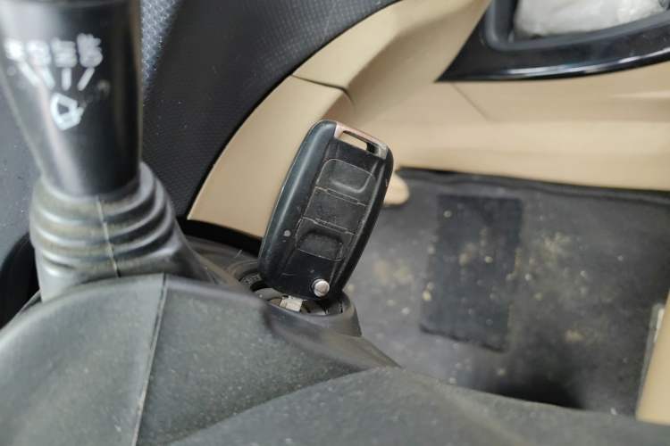 Used Wuling Hongguang 2014 1.5L S Luxury Model
