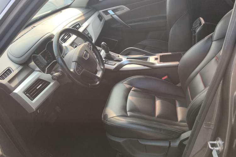 Used Geely Auto Emgrand X7 Sport 2018 1.8TD Automatic Two-Wheel Drive Zhiya Model
