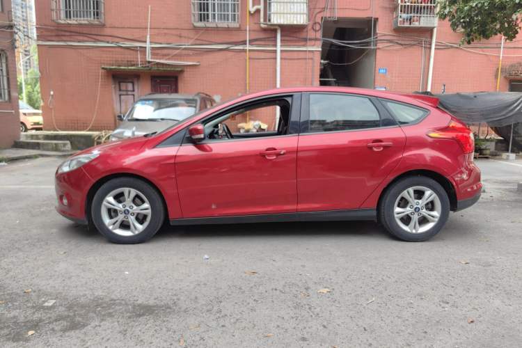 Used Ford Focus 2012 Hatchback 1.6L Automatic Fashion Edition