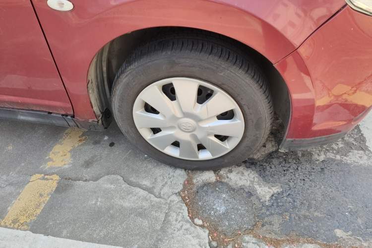 Used Venucia R50 2015 1.6L Manual Fashion Edition
