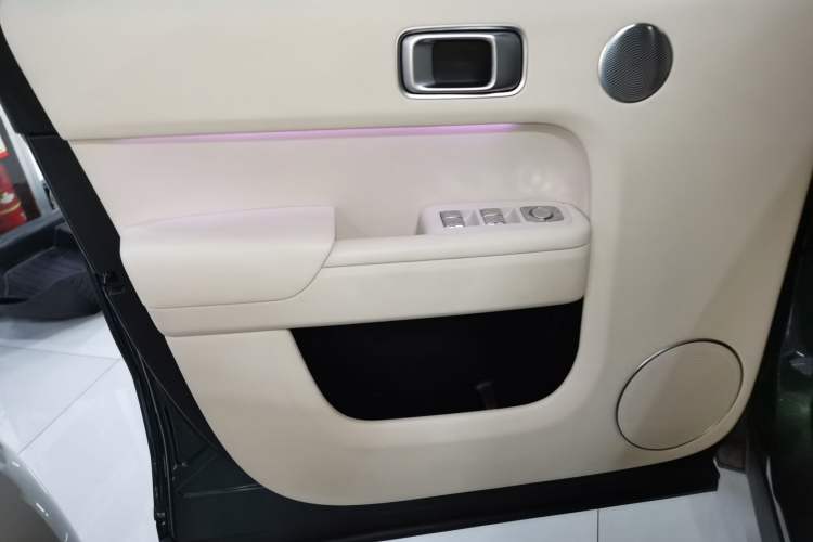 Used Li Auto L8 2023 Pro Model
