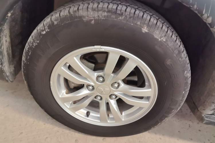 Used Mitsubishi Outlander 2014 2.0L Two-Wheel Drive Sport Value Edition 5 Seats
