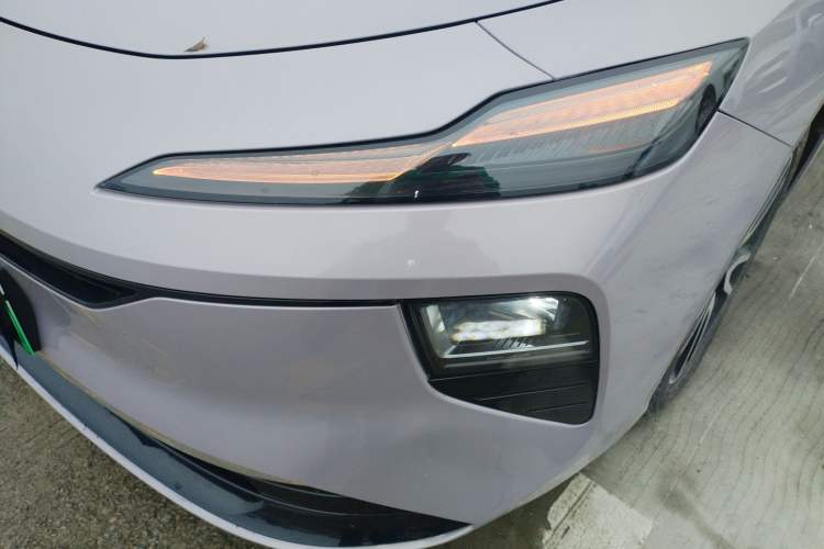 Used Roewe D6 2025 450km Deluxe Edition
