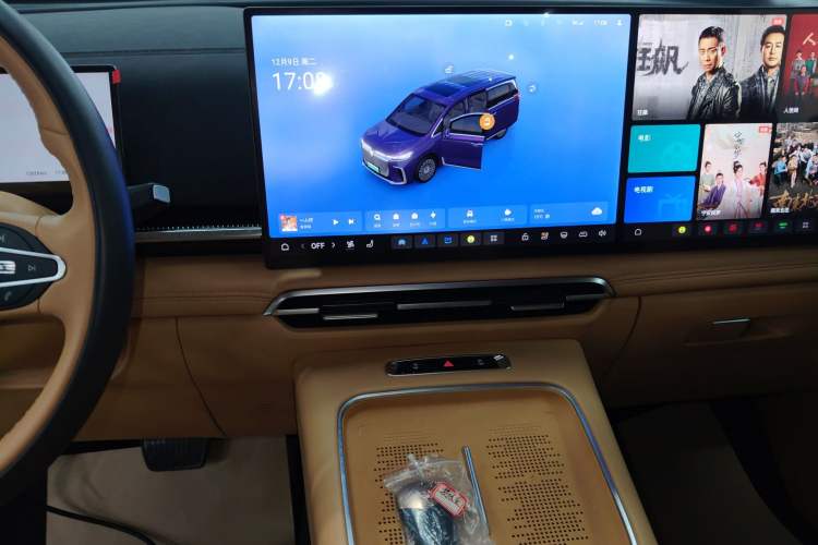 Used VOYAH Dream 2025 PHEV Four-Wheel Drive Prestige Kunpeng Edition
