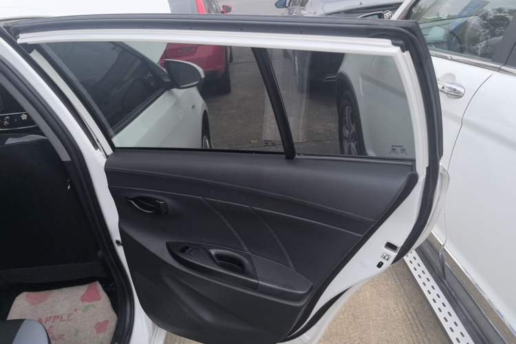 Used Toyota YARiS L 2022 1.5L CVT Leading PLUS Edition
