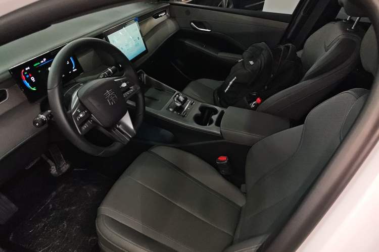 Used BYD Qin PLUS 2025 DM-i Smart Drive 55KM Leading Model