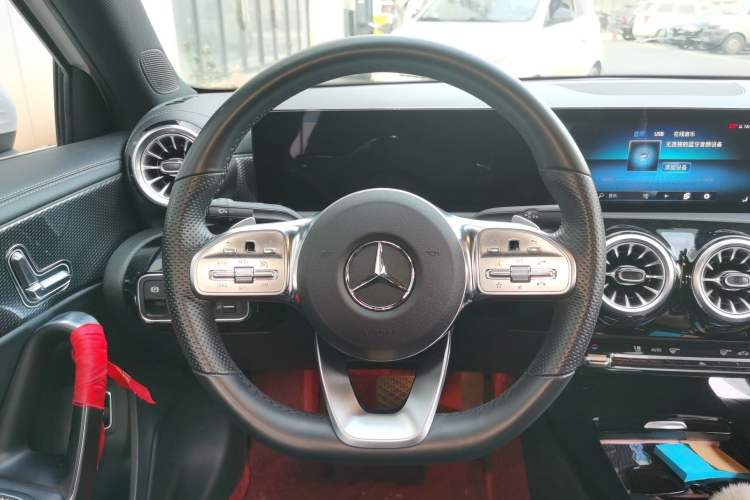 Used Mercedes-Benz A-Class 2022 Revised Version A 200 L Sport Sedan Fashionable Style
