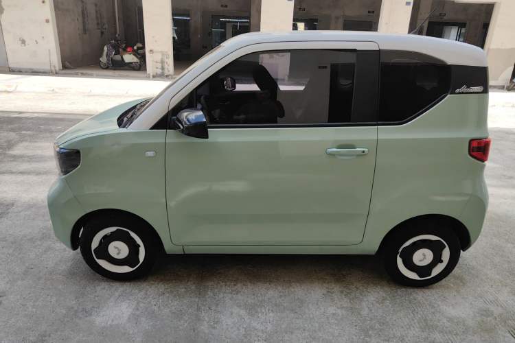Used Wuling Hongguang MINIEV 2021 Macaron Premium Model – Lithium Iron Phosphate
