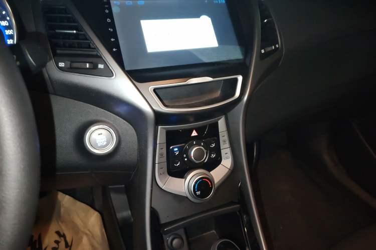 Used Hyundai Elantra 2015 1.6L Automatic Leading Model
