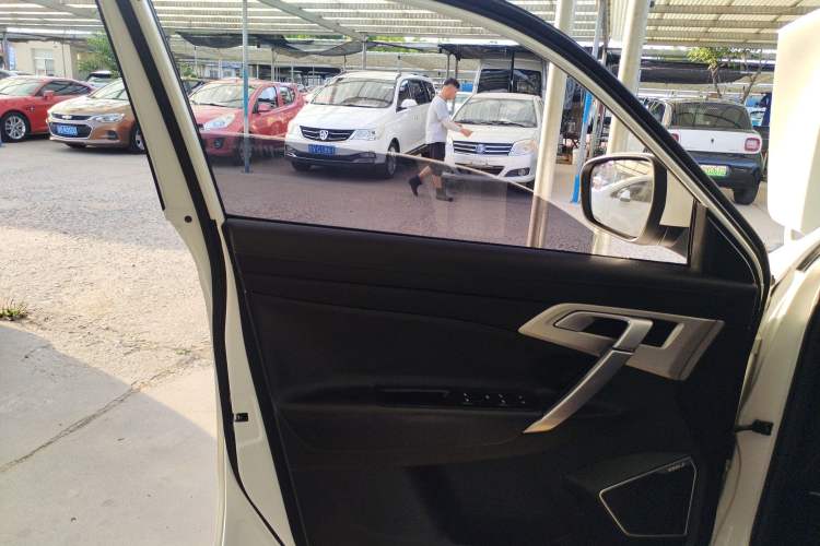 Used Geely Auto Emgrand X7 Sport 2018 1.8TD Automatic Two-Wheel Drive Zhiya Model
