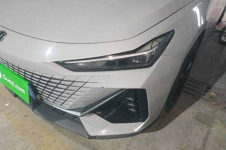 Used Changan UNI-V 2022 1.5T Prestige Version
