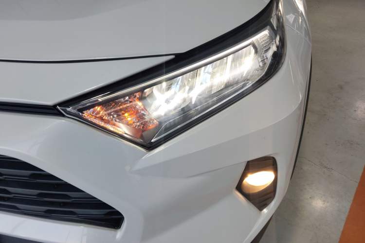 Used Toyota RAV4 2022 2.0L CVT Two-Wheel Drive Fashion Edition
