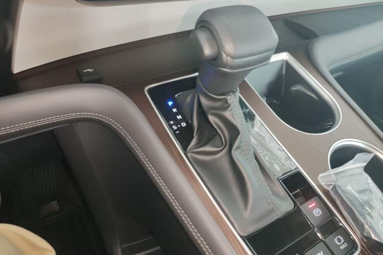 Used Toyota Granvia 2024 2.5L Hybrid Comfort Edition
