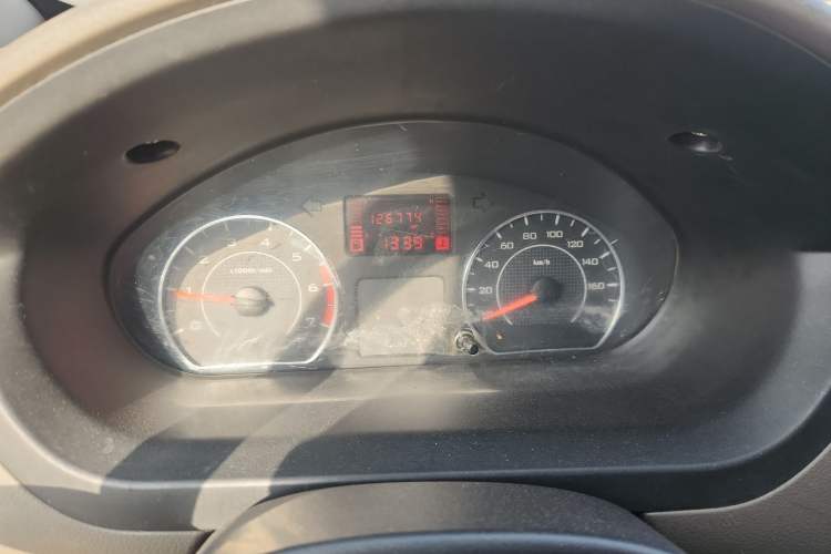 Used Wuling Rongguang V 2015 1.2L Practical Model