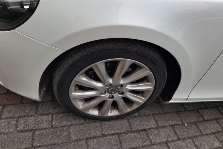 Used Volvo V40 2015 1.6T Zhiyi Edition