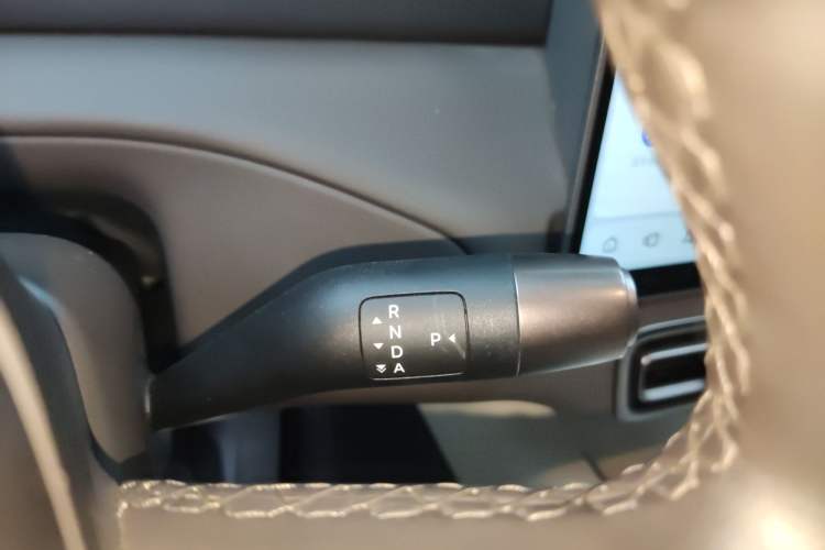 Used Li Auto MEGA 2024 Ultra Model
