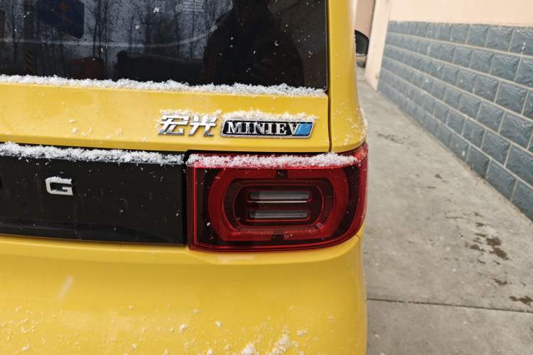 Used Wuling Hongguang MINIEV 2021 Macaron Fashion Edition Lithium-Ion Battery