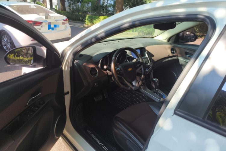 Used Chevrolet Cruze 2013 Hatchback 1.6L Automatic Luxury Model