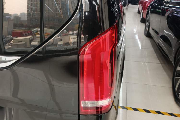 Used Mercedes-Benz V-Class 2018 V 260 L Prestige Extended Version China VI
