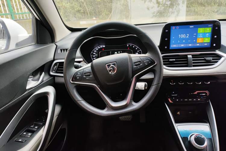 Used Baojun 510 2017 1.5L Automatic Fashion Model
